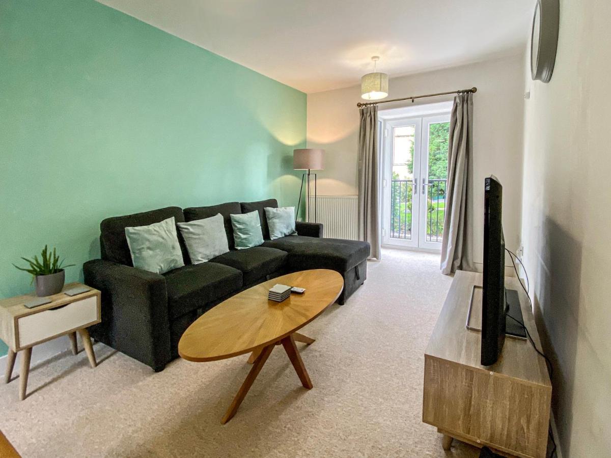 Beautiful, Contemporary 3 Bedroom Apartment Bath Exterior photo